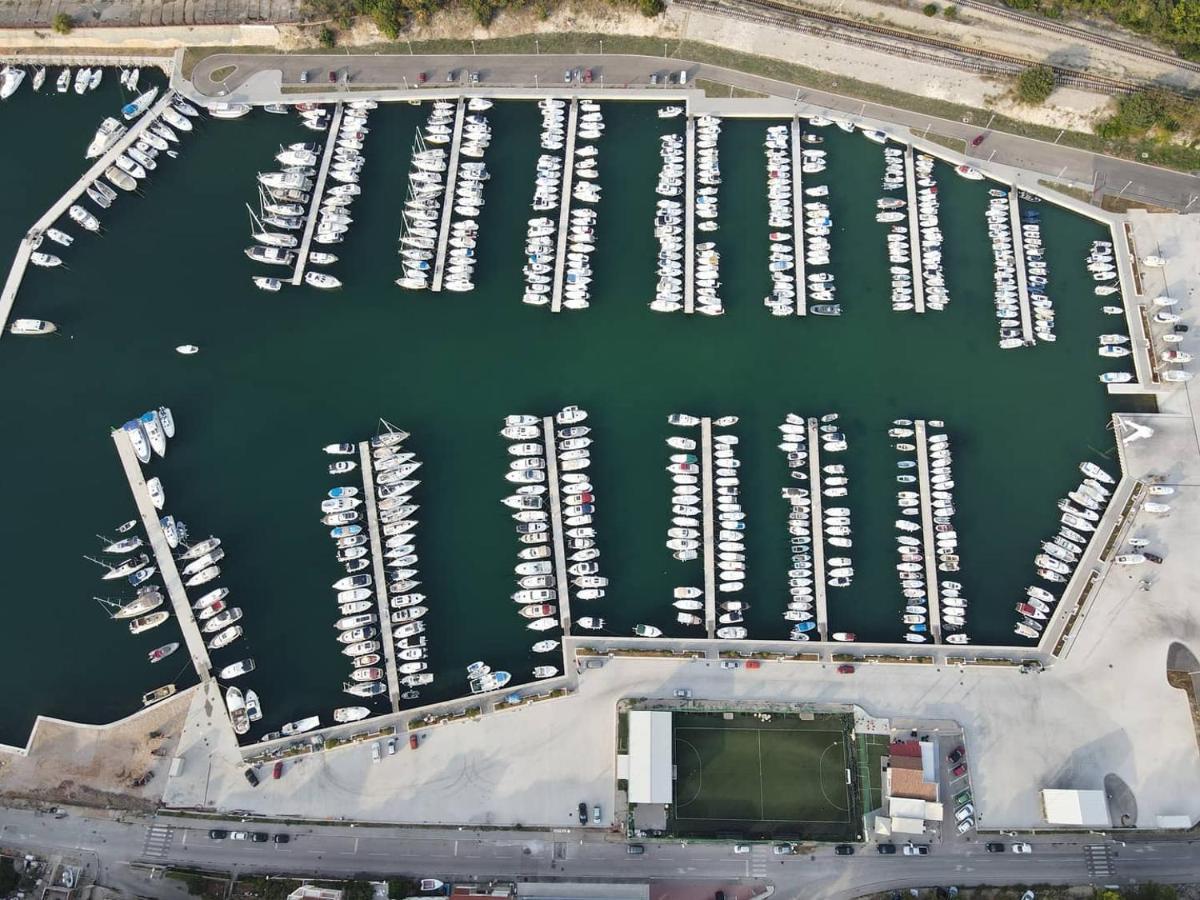Апартаменты Nautica Free Parking Шибеник Экстерьер фото